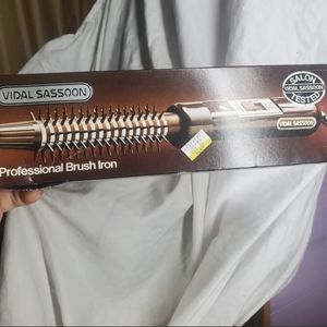 Vintage Vidal Sassoon PRO Brush Curling Iron VS111/ NEW BOX WITH PRICE AND DATE